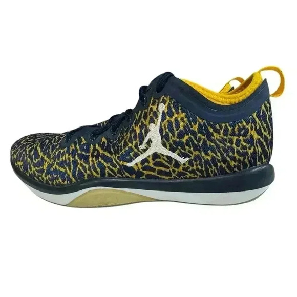 NIKE Size 8 - Jordan Trainer 1 Low Michigan 2016
Yellow / Blue Shoe - Picture 7 of 16